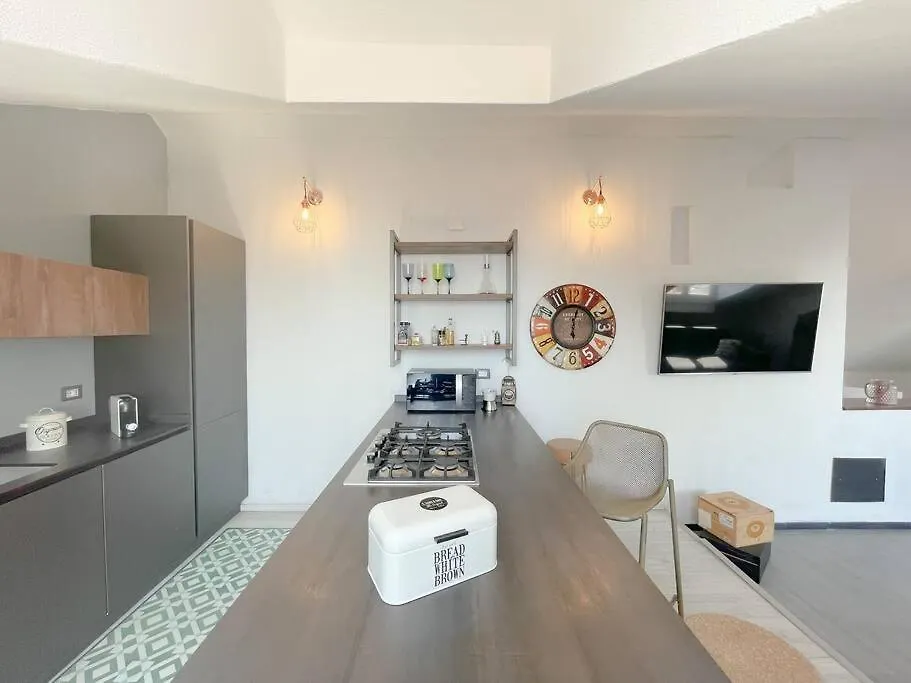 Elegante Appartamento 100 Mq Parcheggio - Wi Fi Savona Italy