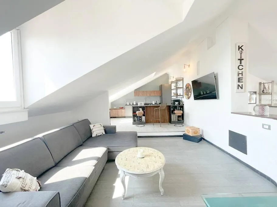 Elegante Appartamento 100 Mq Parcheggio - Wi Fi Savona Apartment